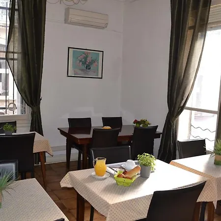 De Paris Hotel 3*